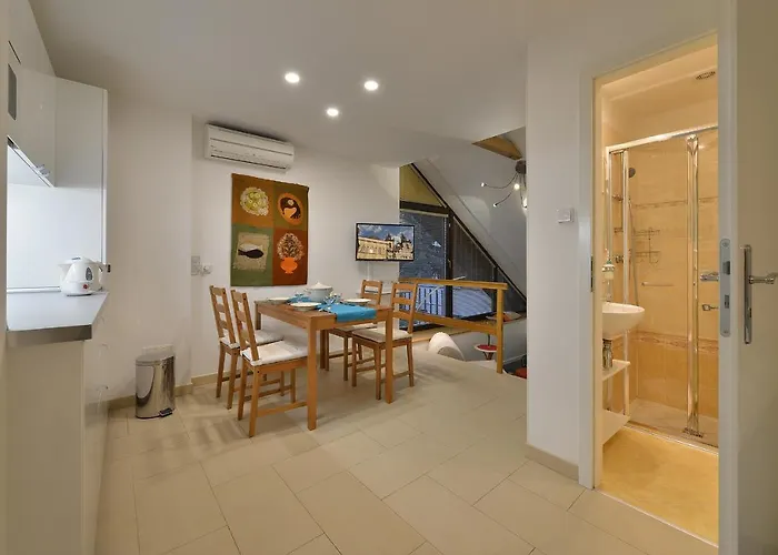Lejlighedshotel A. V. 4*