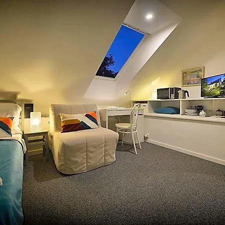 A. V. Apartahotel Praga
