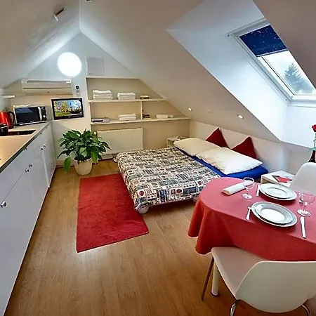 A. V. Apartahotel