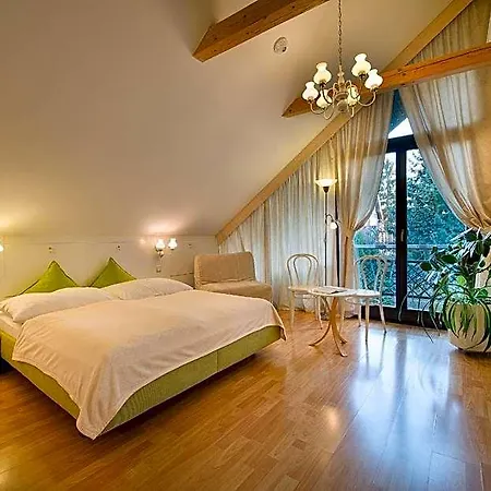 Aparthotel A. V.