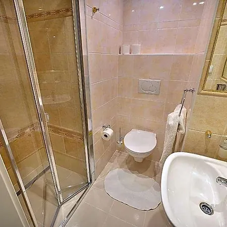 Apartahotel A. V. 4*