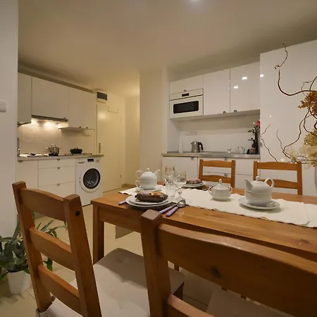 Lejlighedshotel A. V.