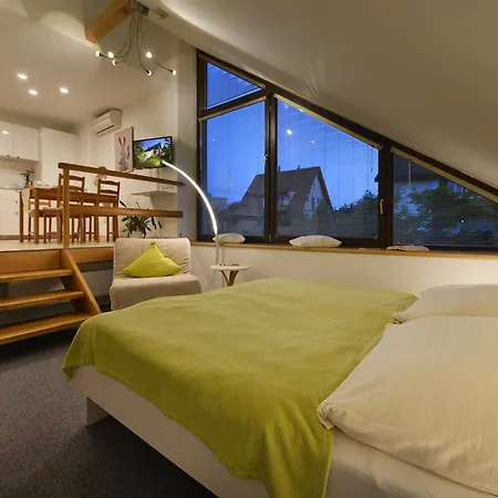 Lejlighedshotel A. V.