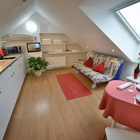 Lejlighedshotel A. V.