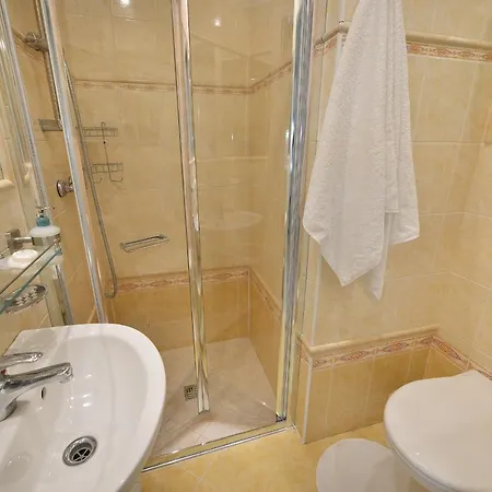 A. V. Lejlighedshotel Prag